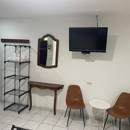 Berlor Airport Inn Río Segundo Kültér fotó
