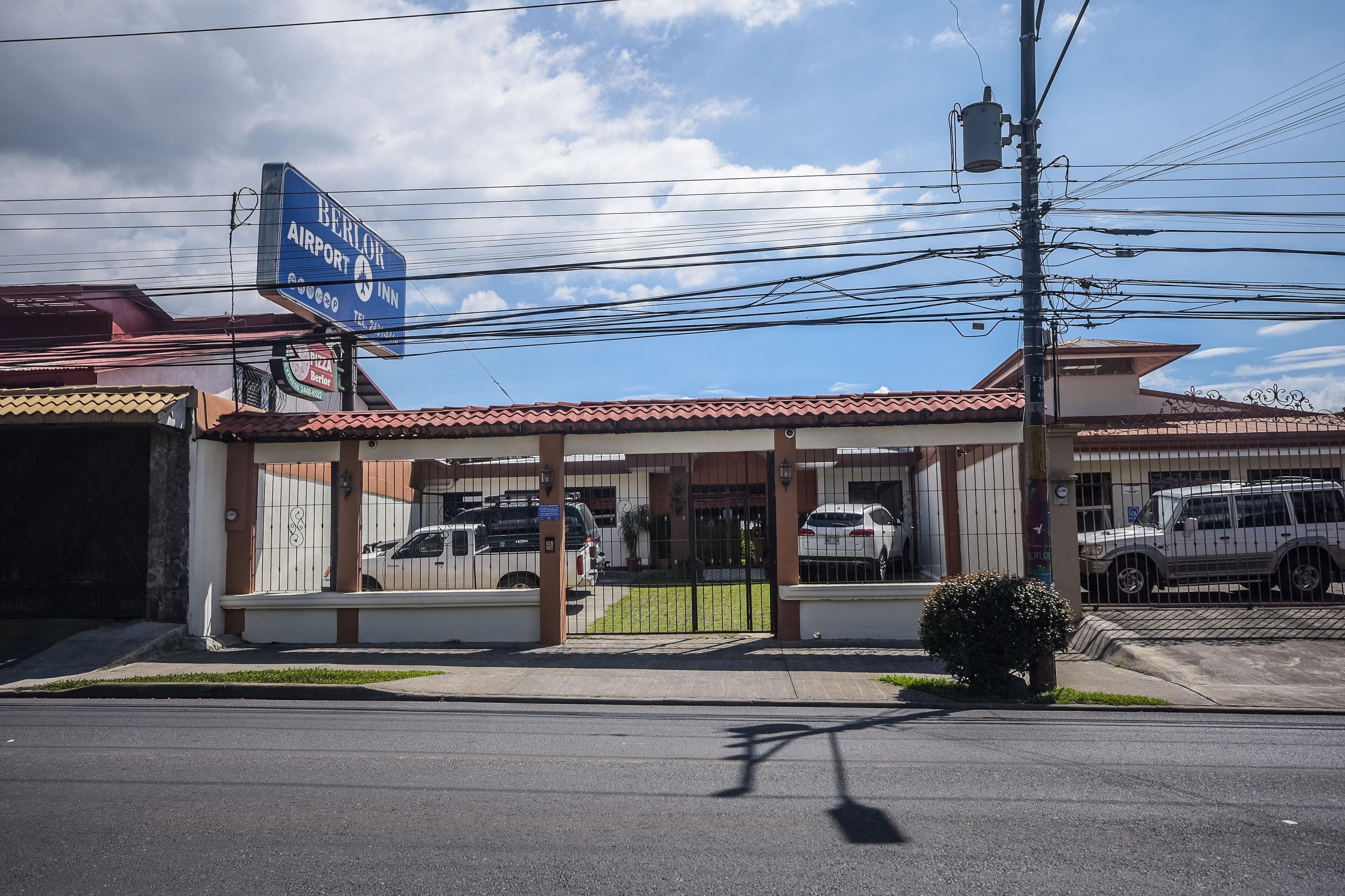 Berlor Airport Inn Río Segundo Kültér fotó