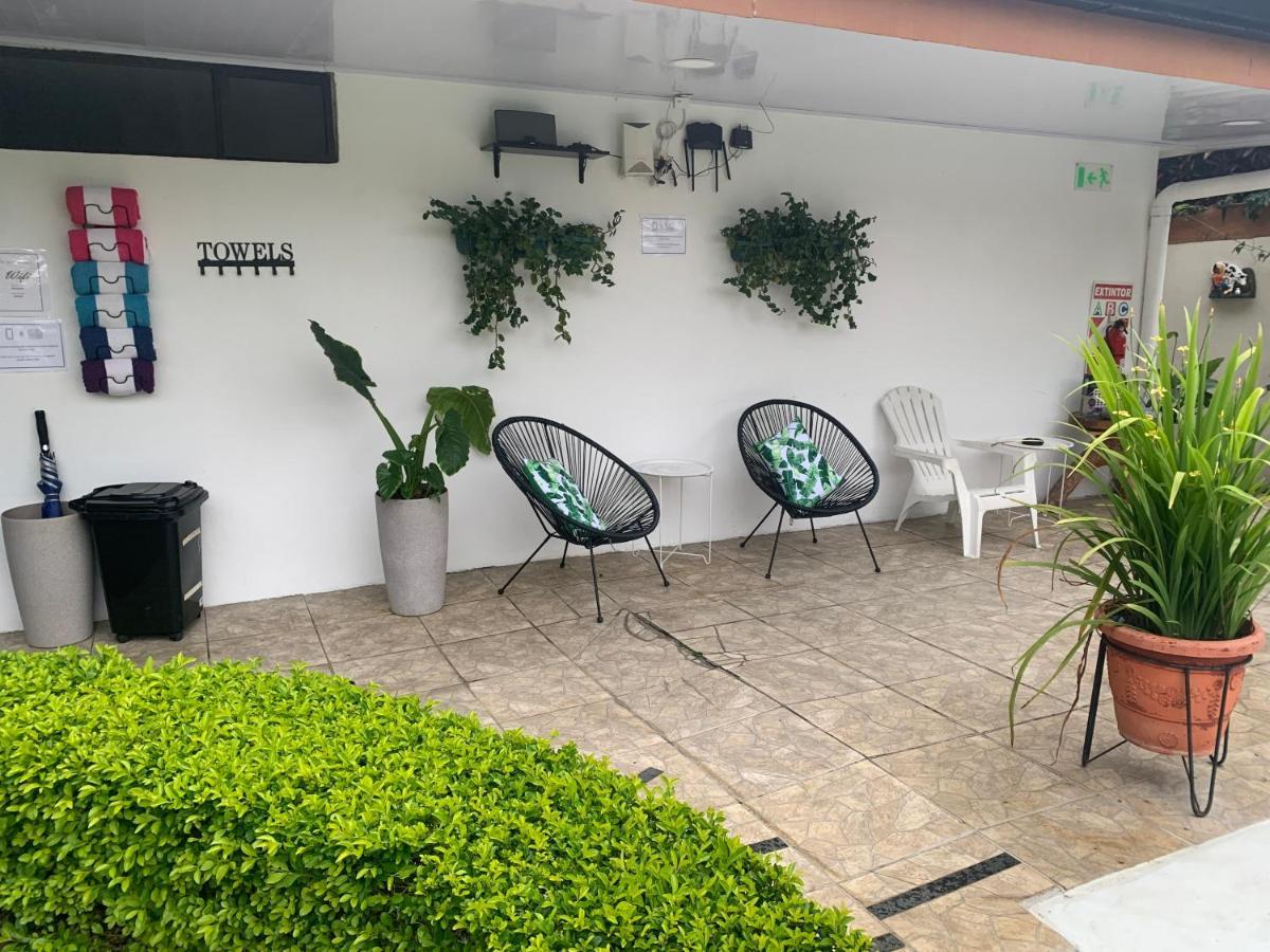Berlor Airport Inn Río Segundo Kültér fotó