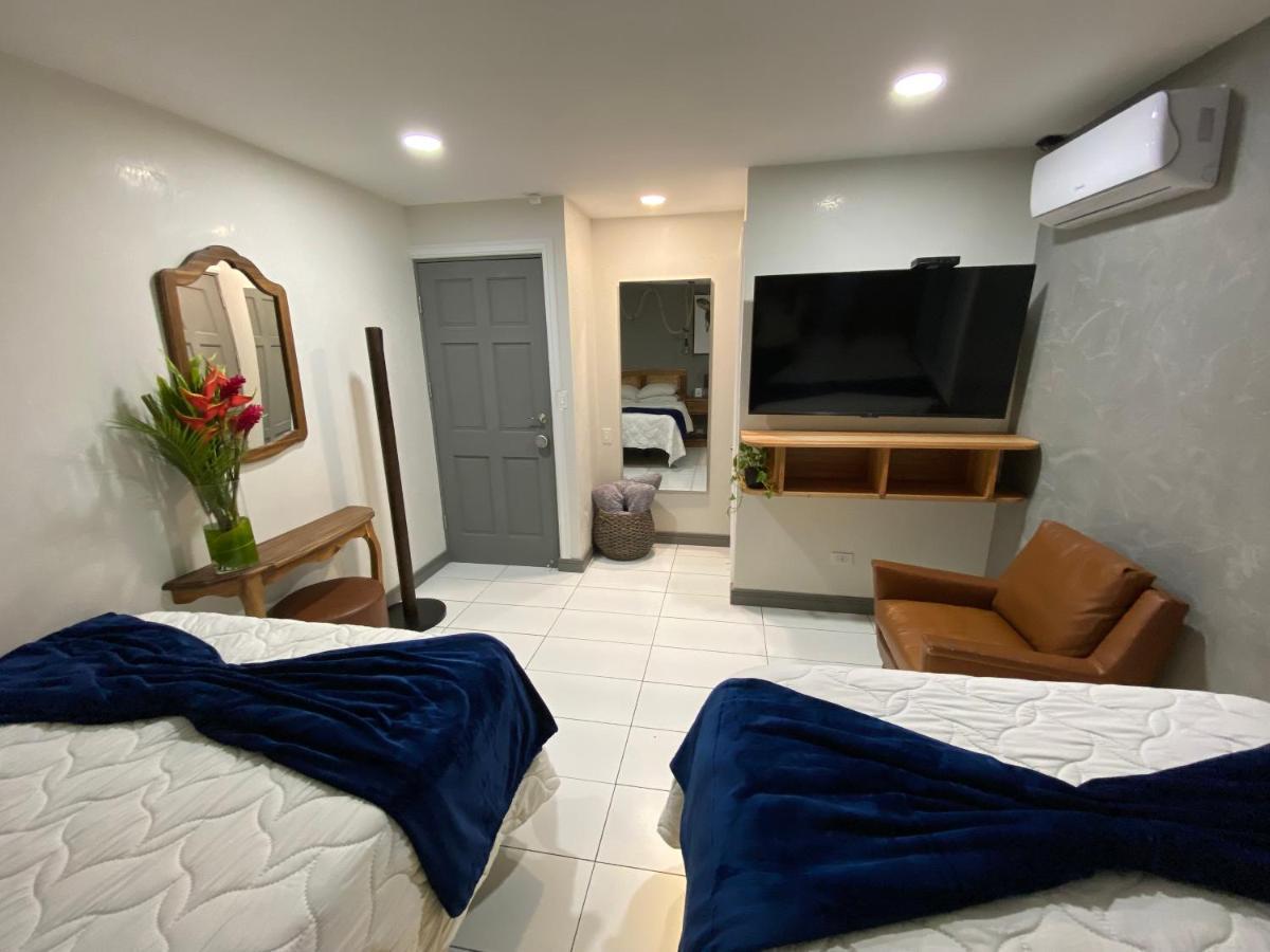 Berlor Airport Inn Río Segundo Kültér fotó